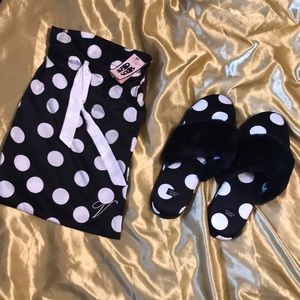 Brand new victoria secret slippers